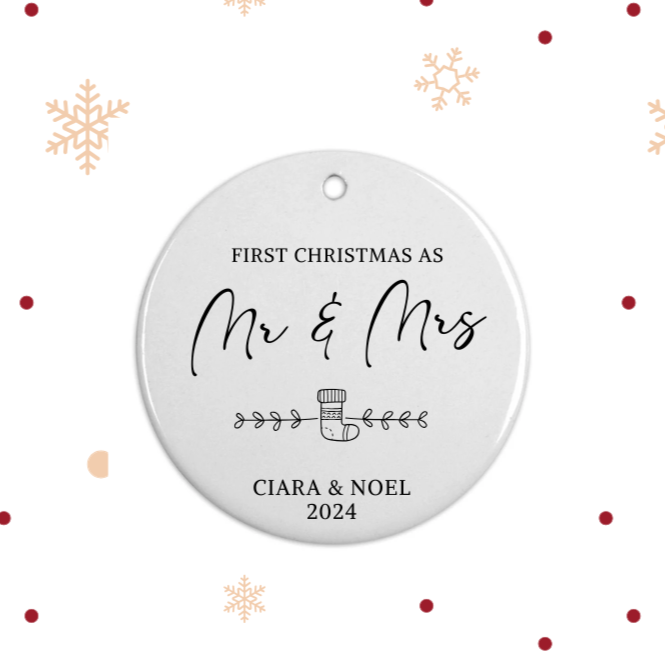 First Christmas Married/Mr & Mrs Bauble 4