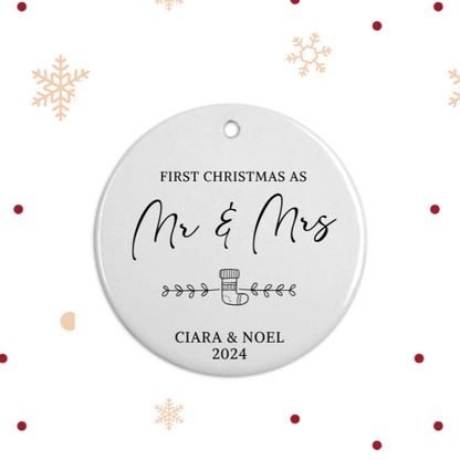 First Christmas Married/Mr & Mrs Bauble 4